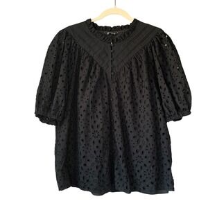 Pretty Garden cottage core‎ black eyelet blouse button up w puff short sleeves.